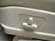 2011款 3.2L 自動(dòng)四驅(qū)尊域版 2011款 3.2L 自動(dòng)四驅(qū)尊域版