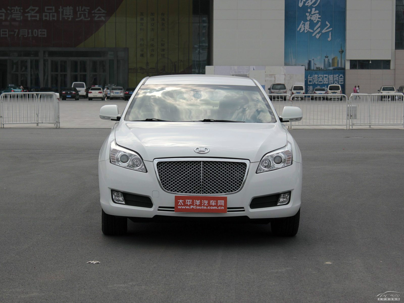 華泰B11外觀高清大圖