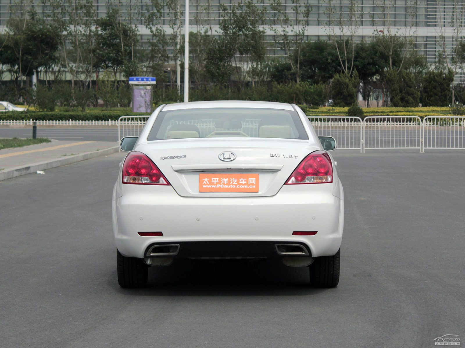 華泰B11外觀高清大圖