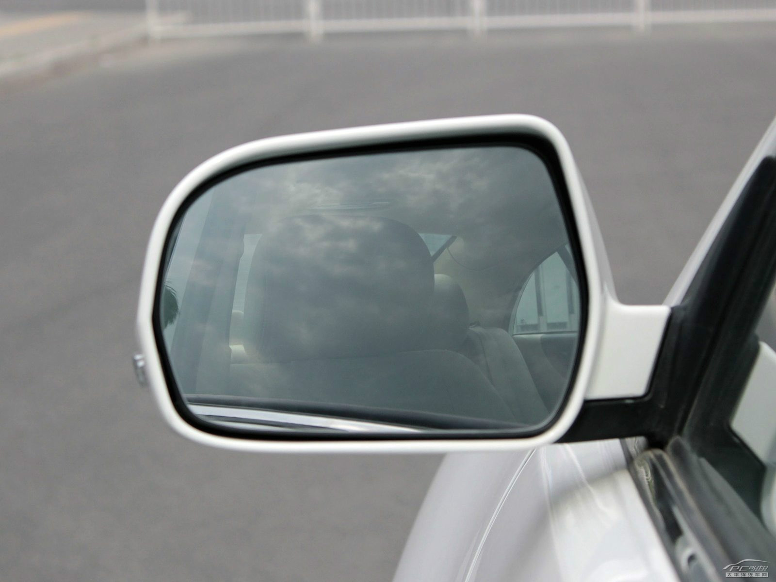 華泰B11外觀高清大圖