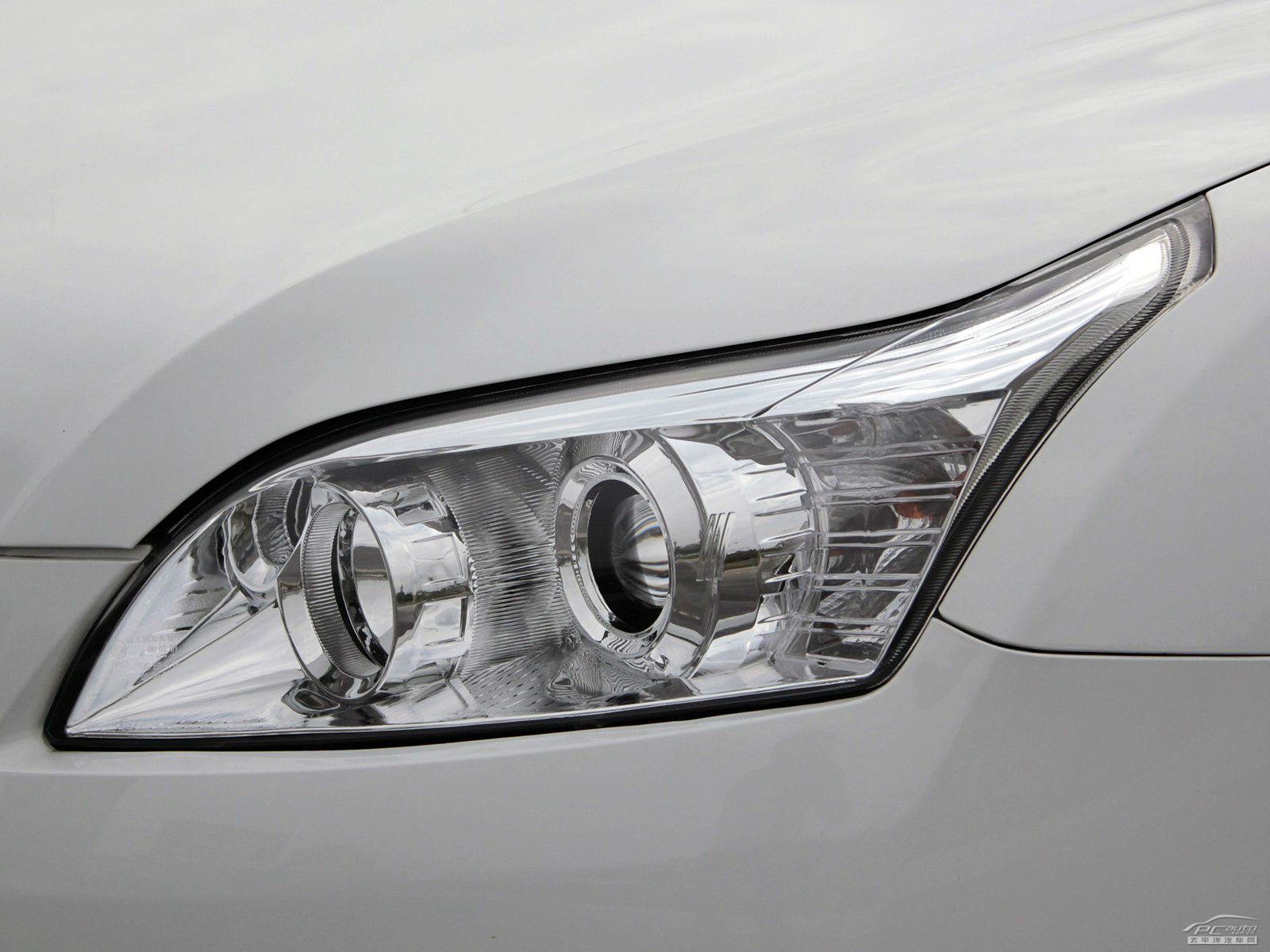 華泰B11外觀高清大圖