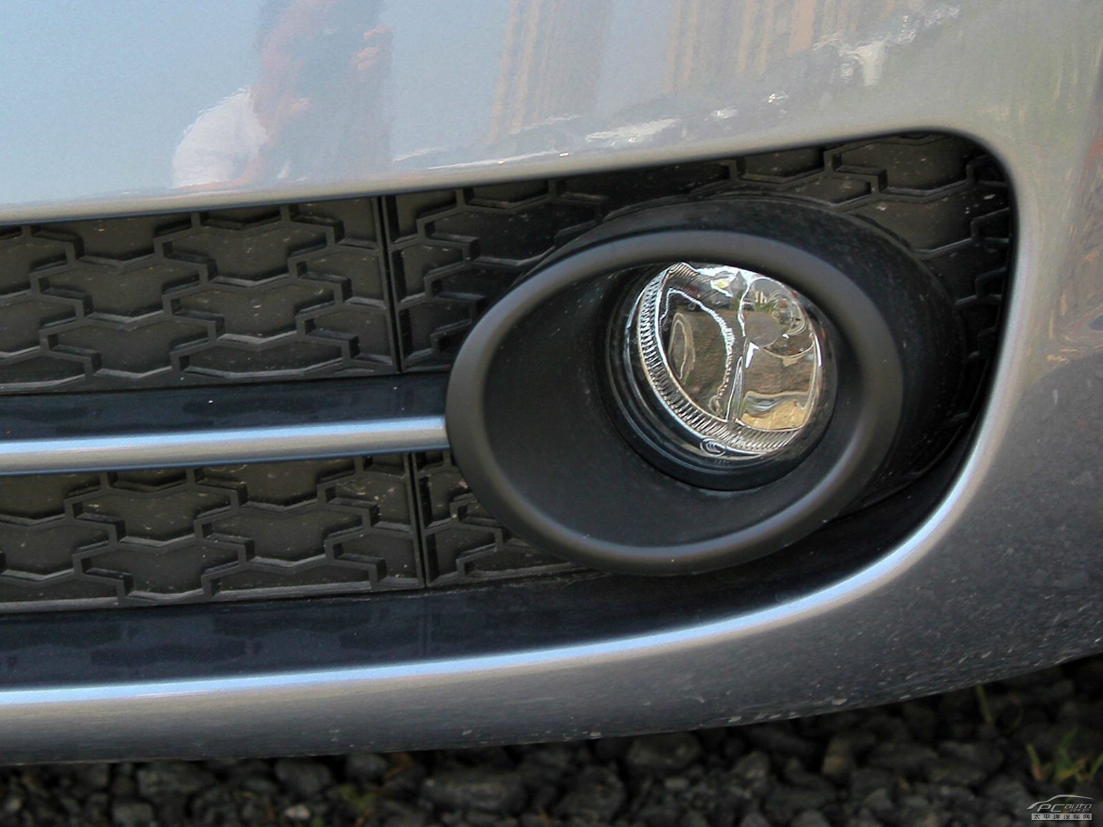 奔騰B70外觀高清大圖