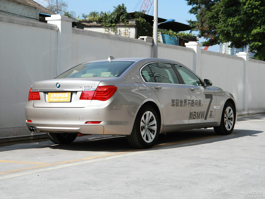 泰坦銀寶馬7系外觀圖片