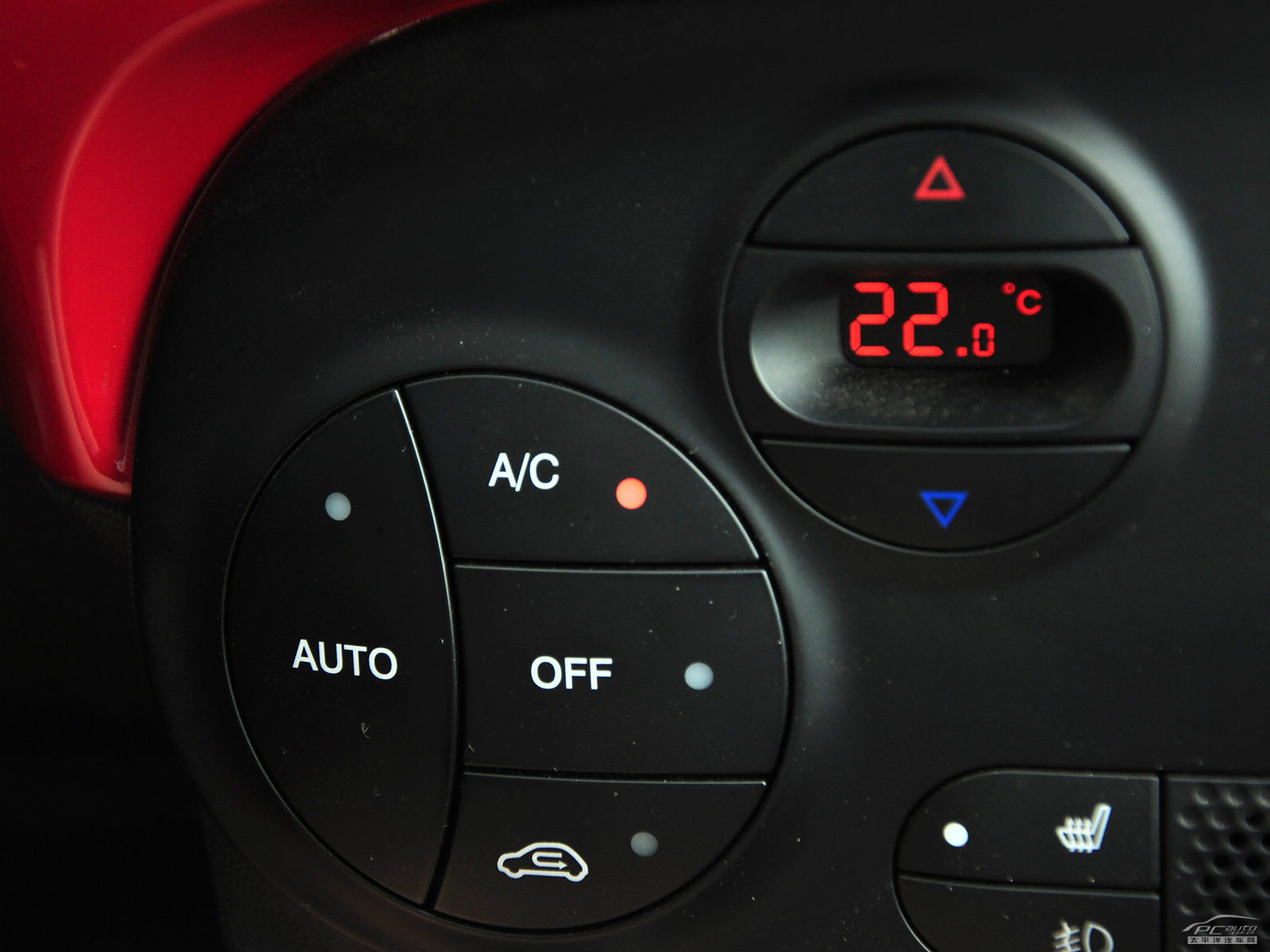 菲亞特500內(nèi)飾高清大圖