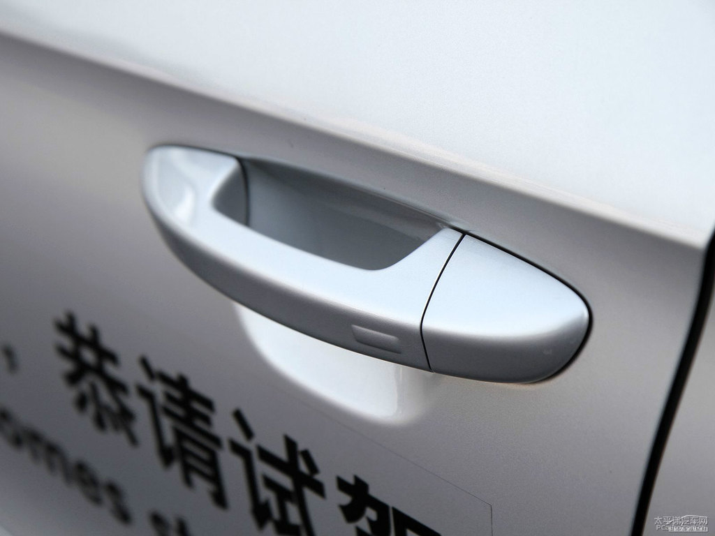 反射銀大眾CC外觀圖片