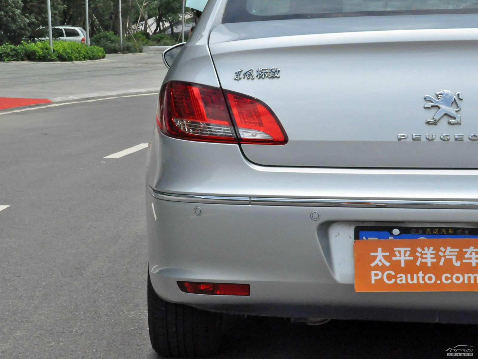 標(biāo)致408外觀高清大圖