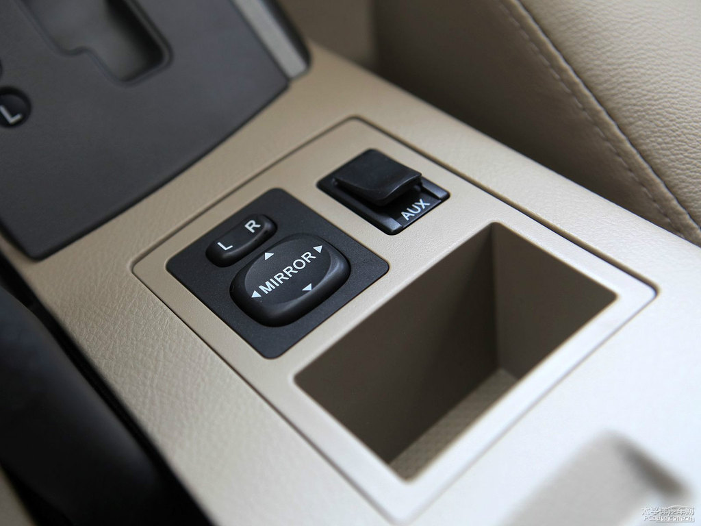 黑云母色RAV4榮放內(nèi)飾圖片