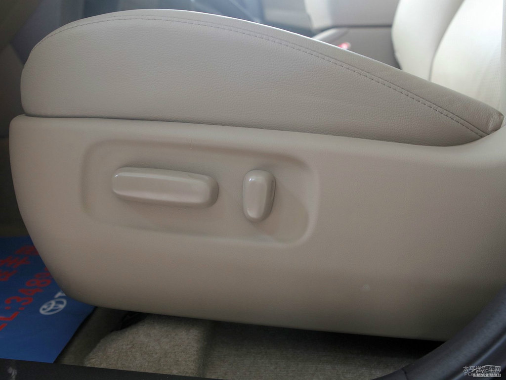 黑云母色RAV4榮放內(nèi)飾圖片