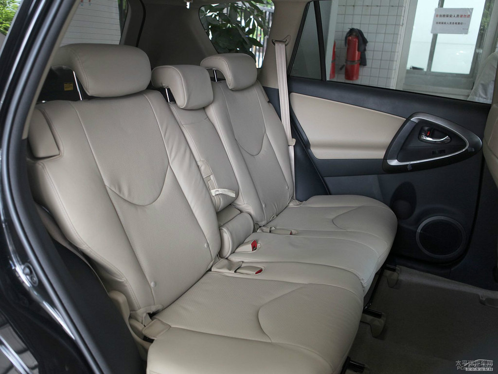 黑云母色RAV4榮放內(nèi)飾圖片