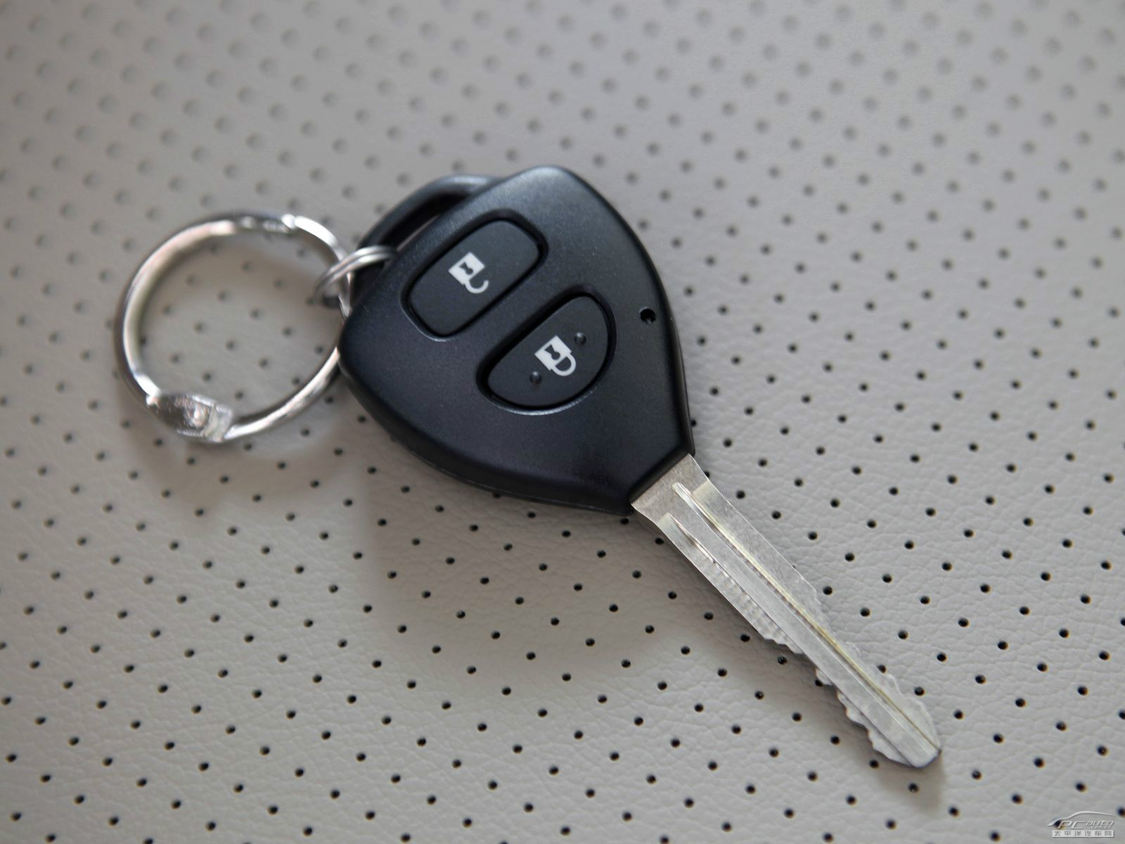 RAV4榮放細節(jié)高清大圖