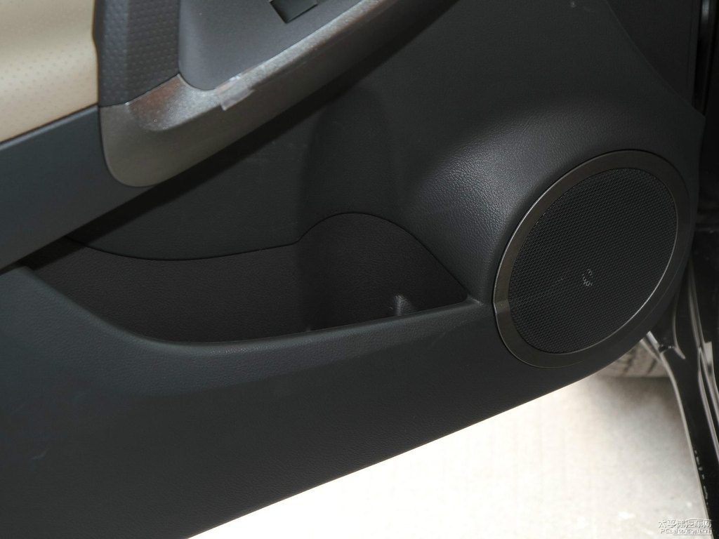 黑云母色RAV4榮放內(nèi)飾圖片