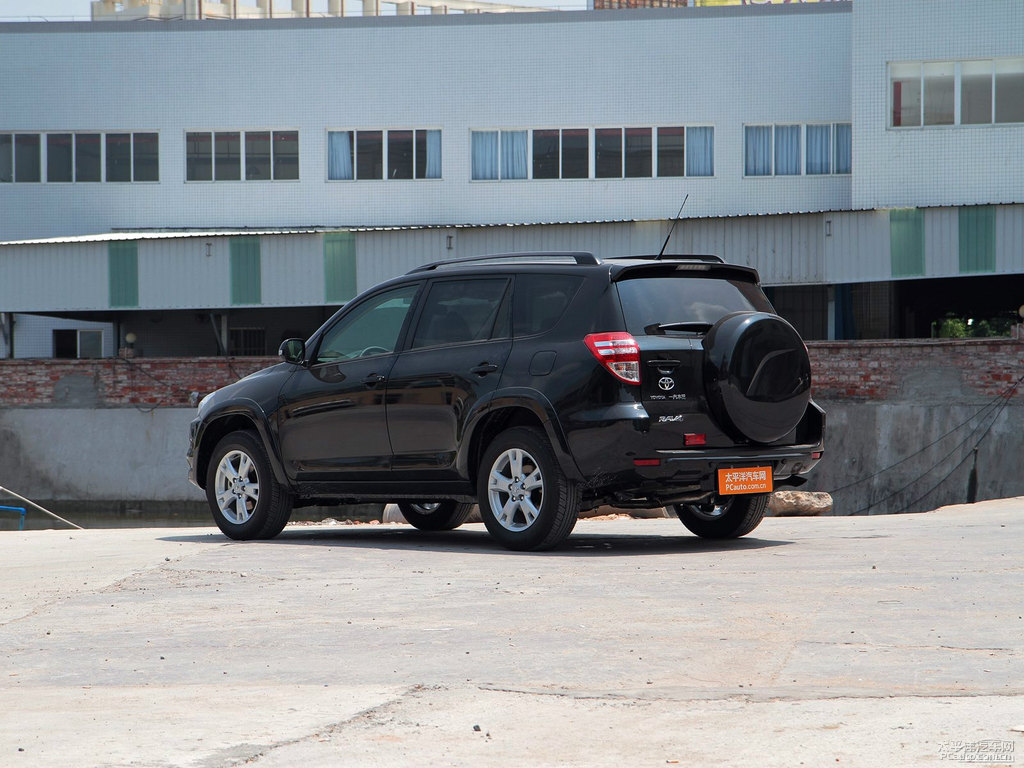 黑云母色RAV4榮放外觀圖片