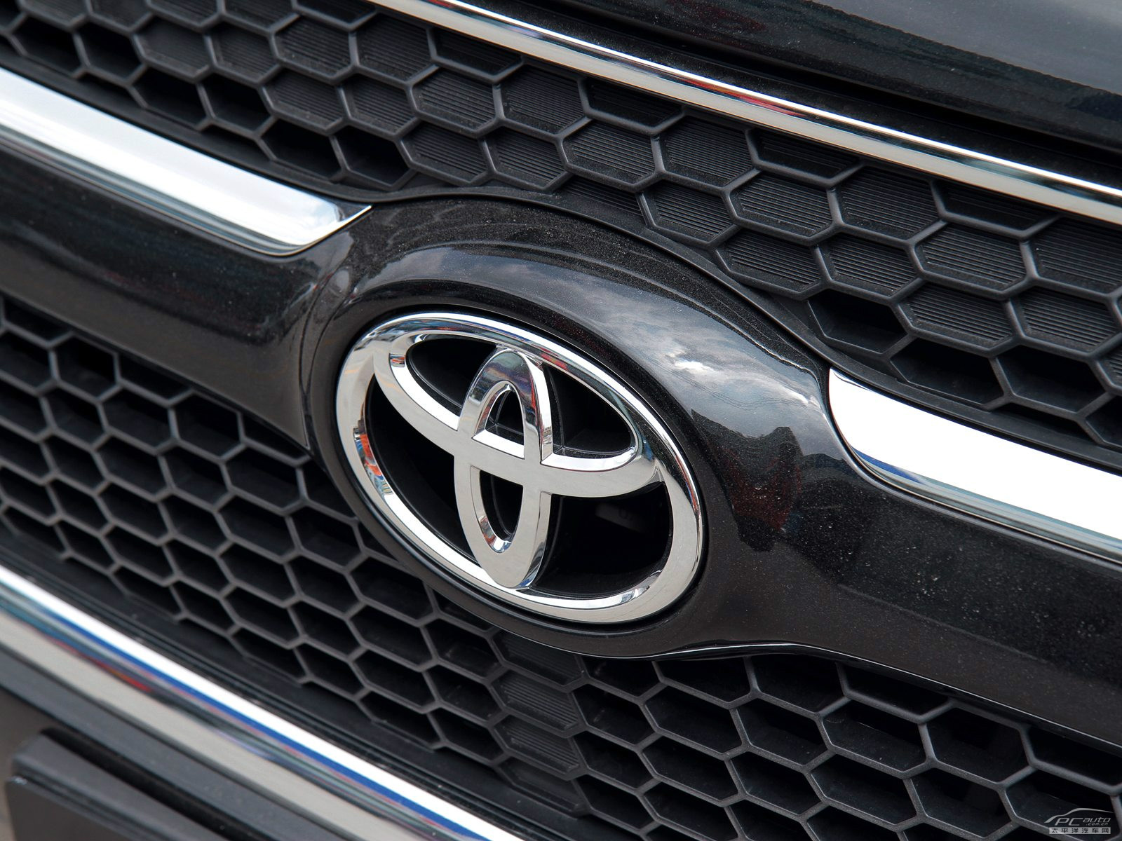 RAV4榮放外觀高清大圖