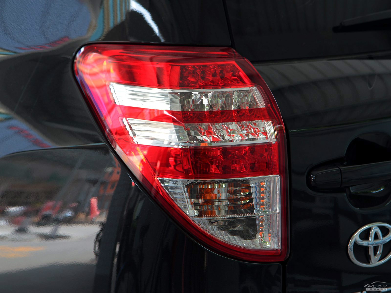 RAV4榮放外觀高清大圖