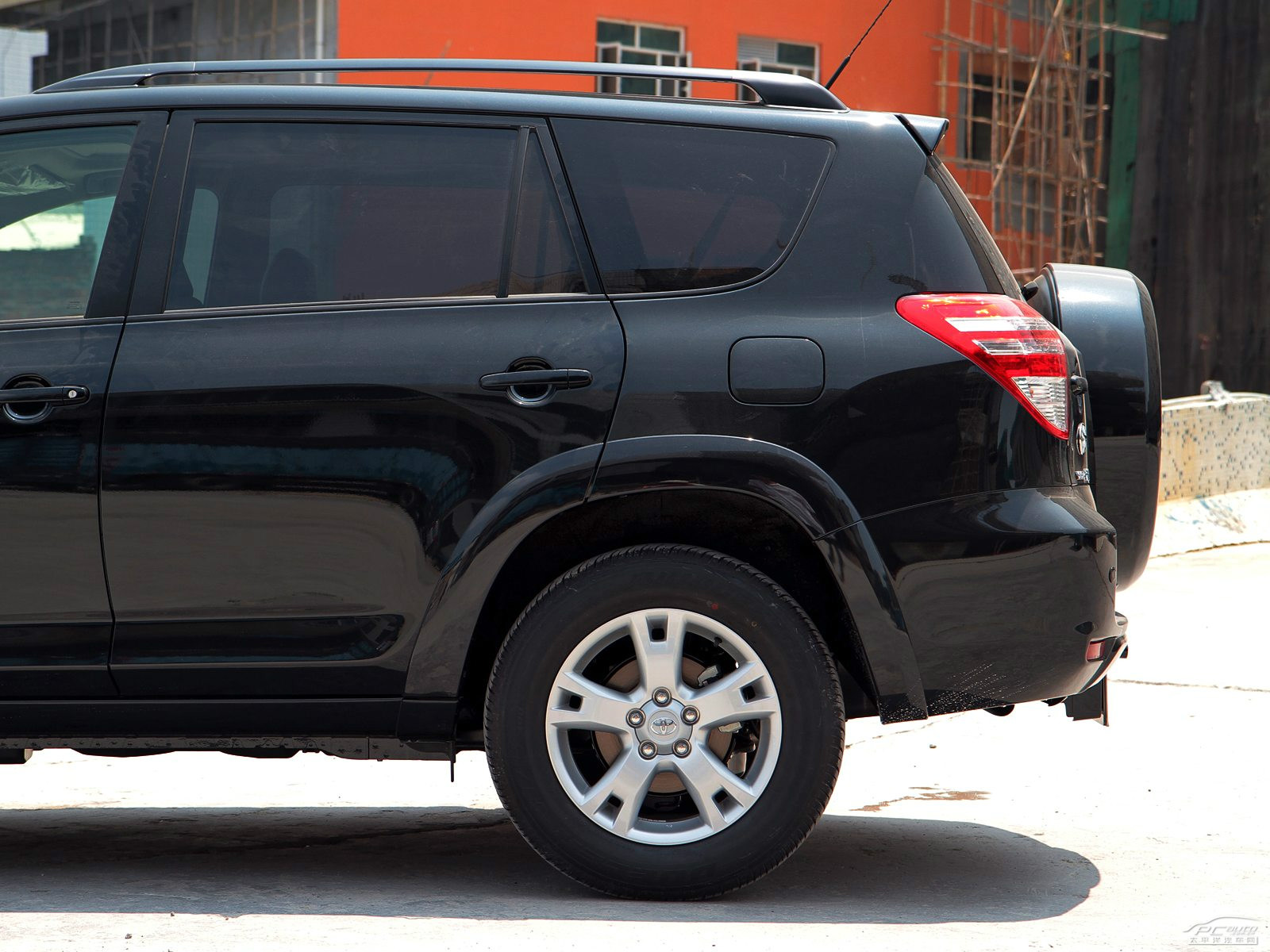 RAV4榮放外觀高清大圖