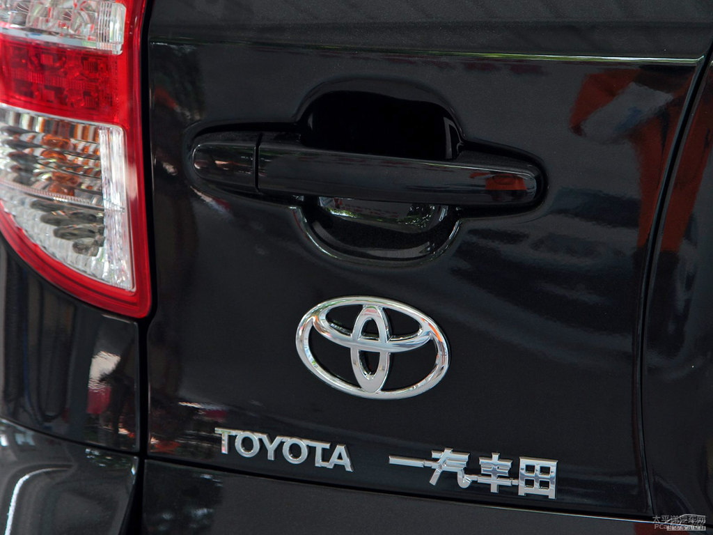 黑云母色RAV4榮放外觀圖片