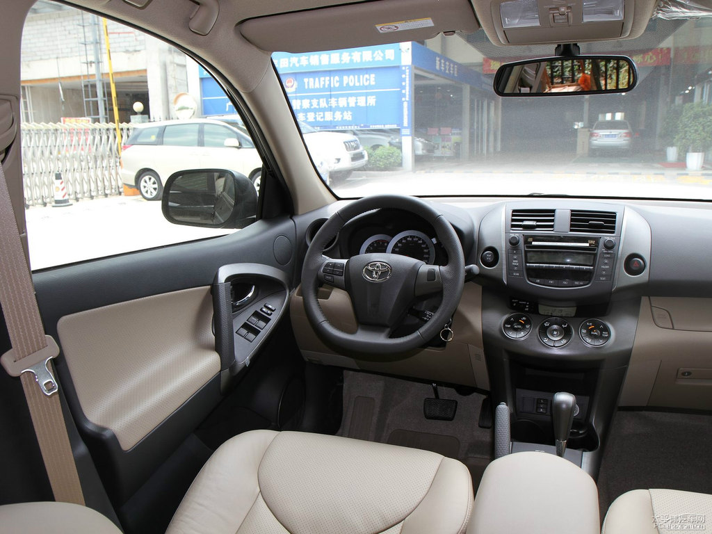 黑云母色RAV4榮放內(nèi)飾圖片