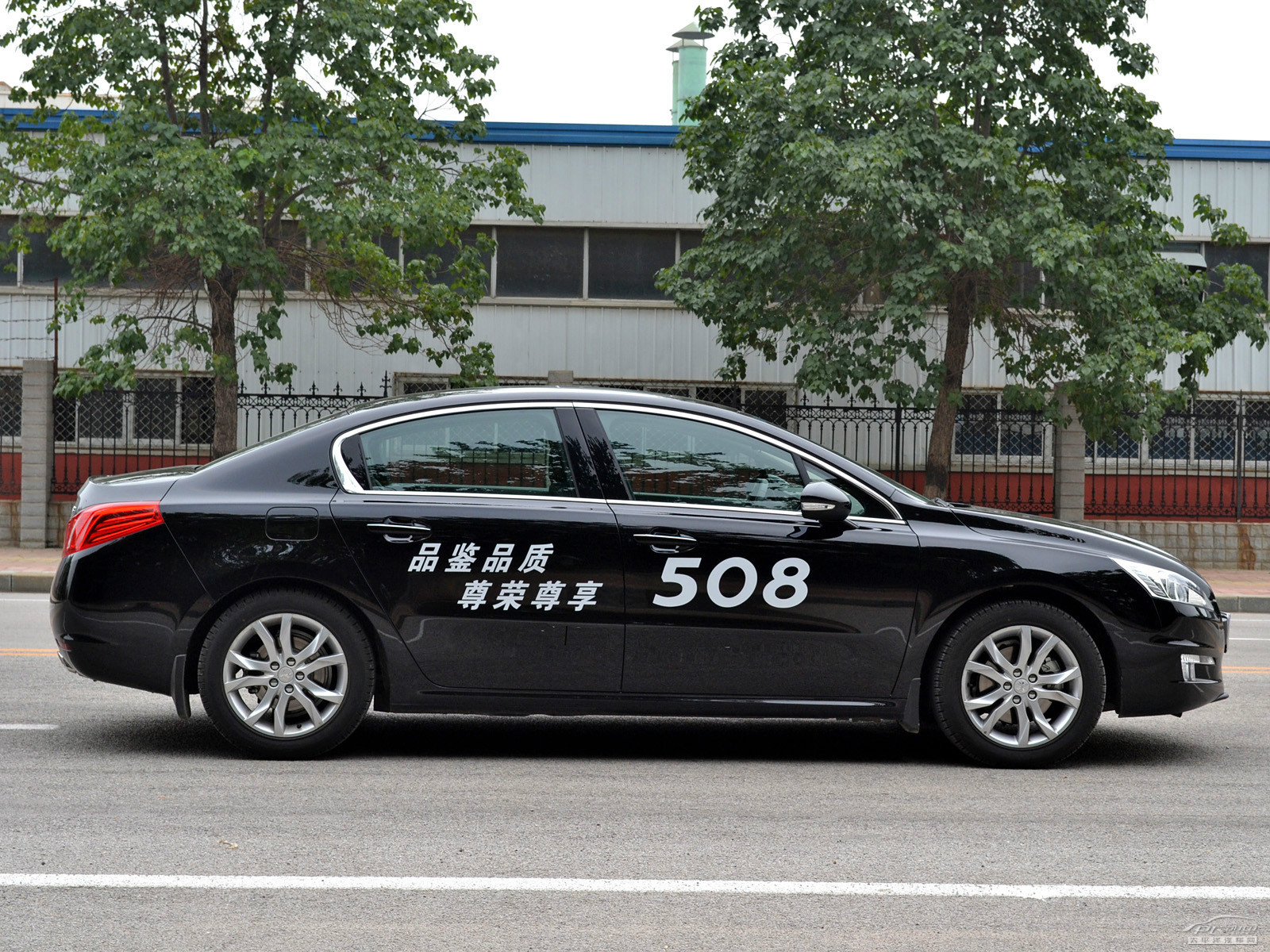 標(biāo)致508外觀高清大圖