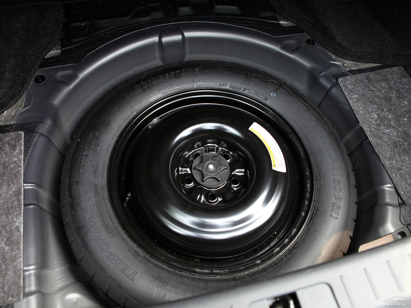 英菲尼迪M細節(jié)高清大圖