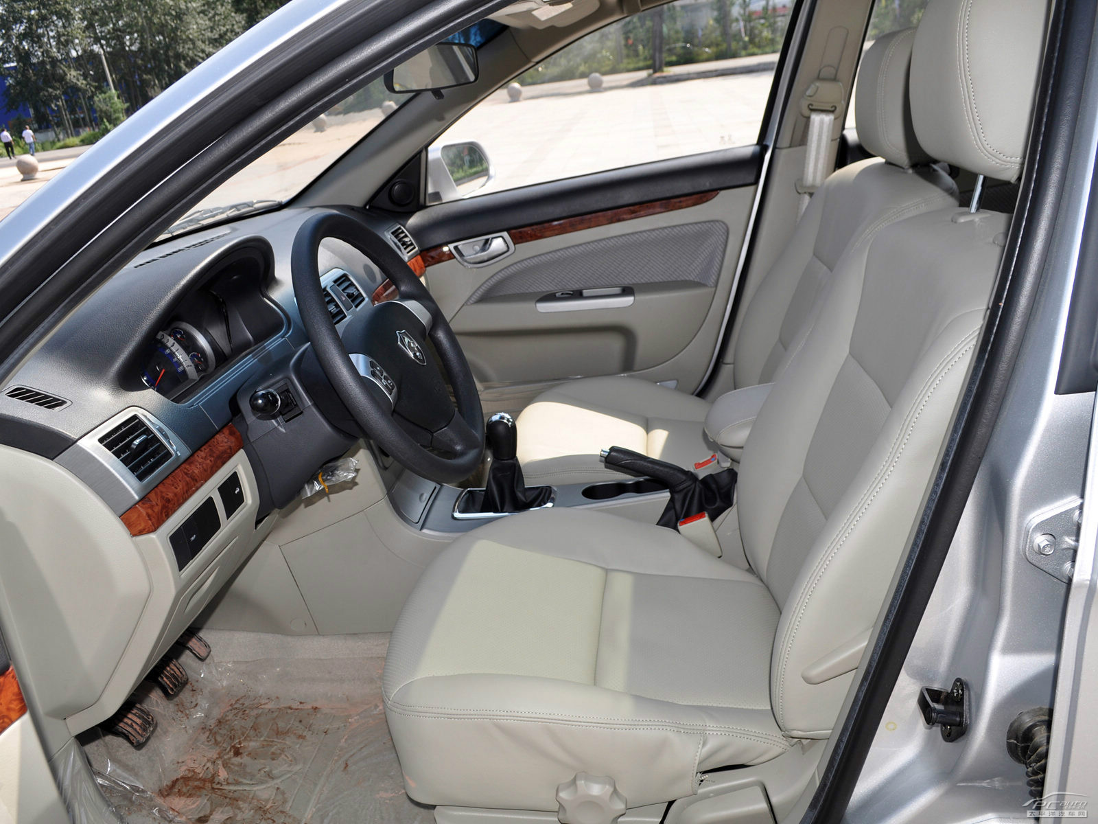 長安CX30空間高清大圖