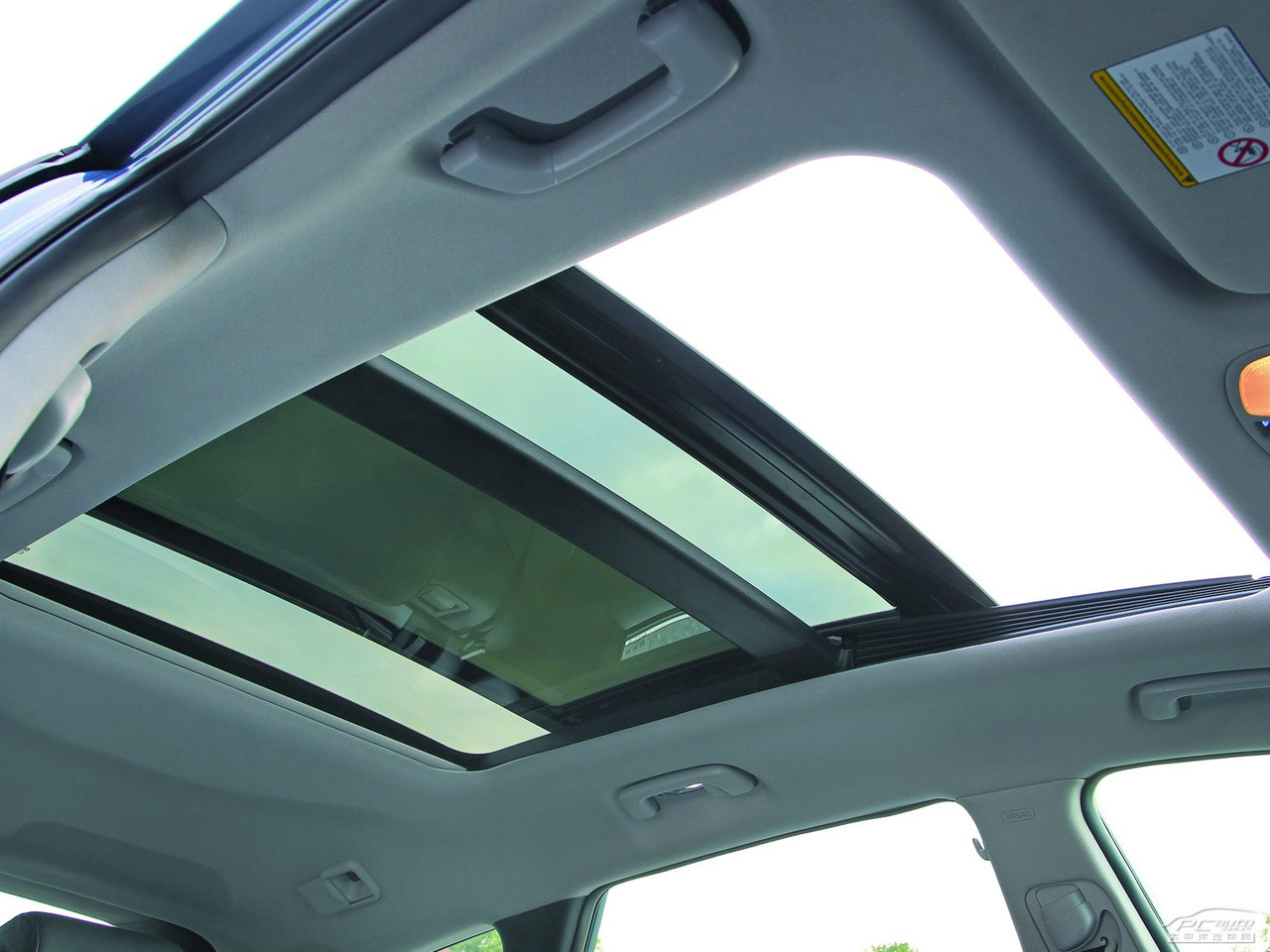 現(xiàn)代i40內(nèi)飾高清大圖