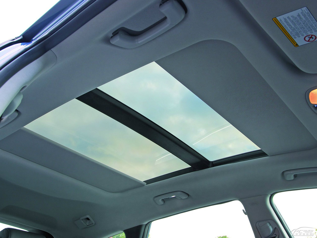 現(xiàn)代i40內(nèi)飾高清大圖