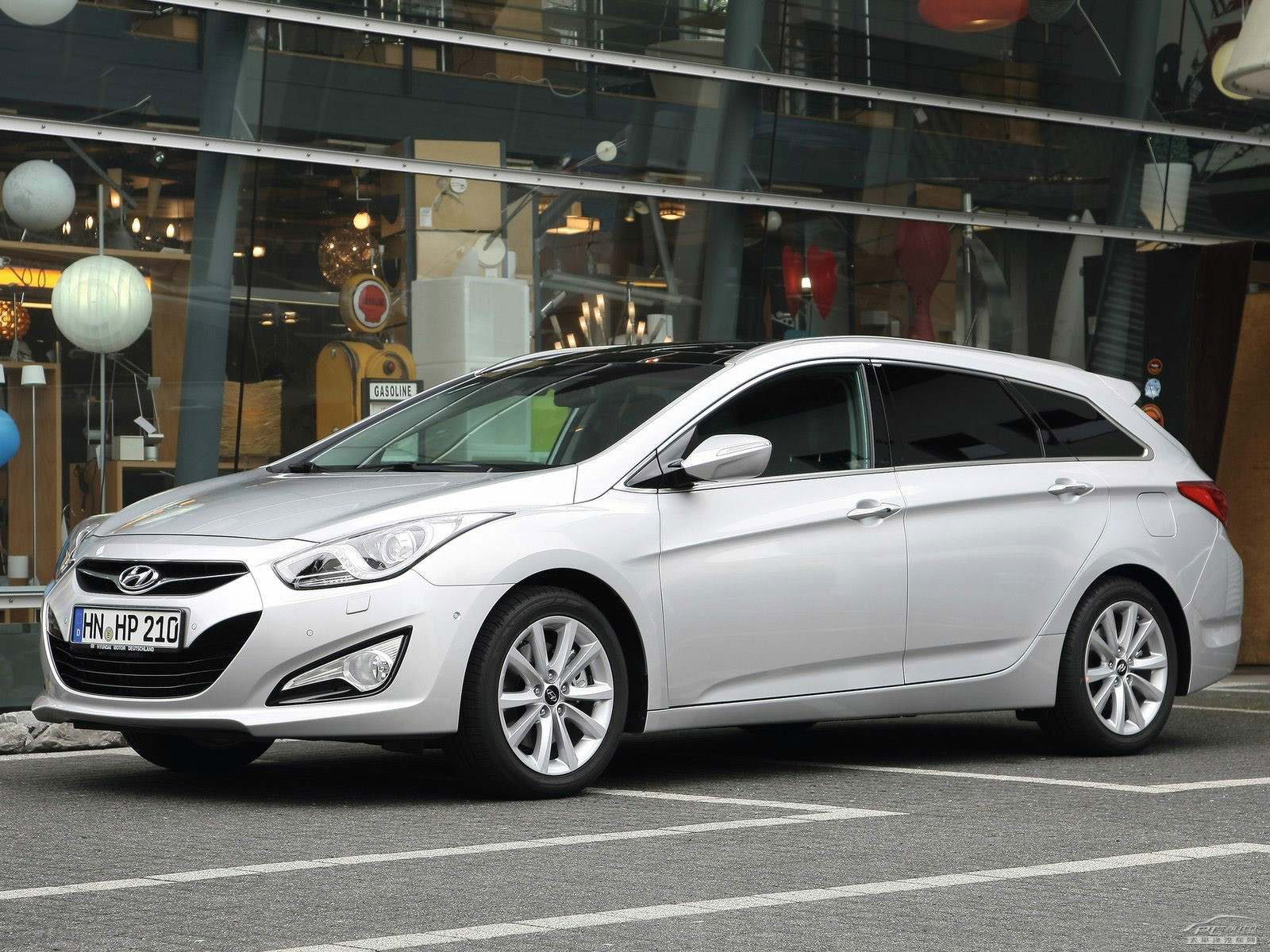 現(xiàn)代i40外觀高清大圖