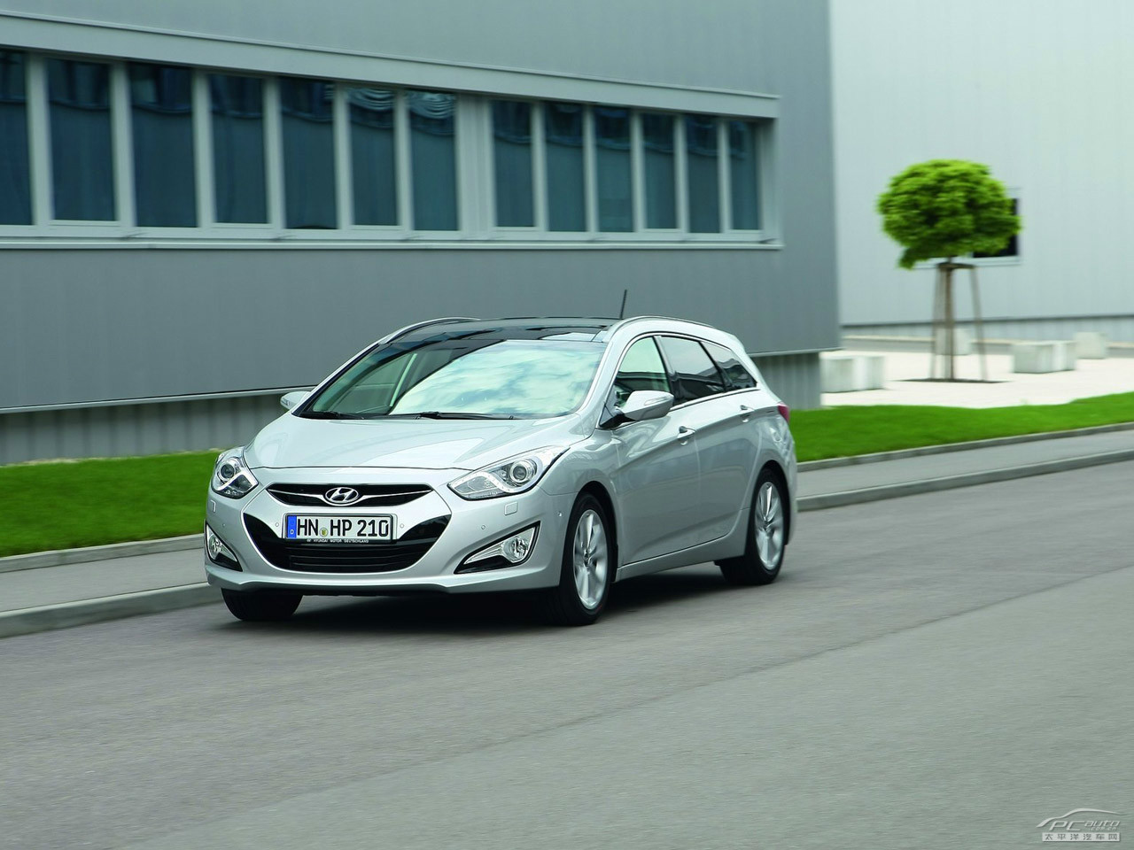 現(xiàn)代i40外觀高清大圖