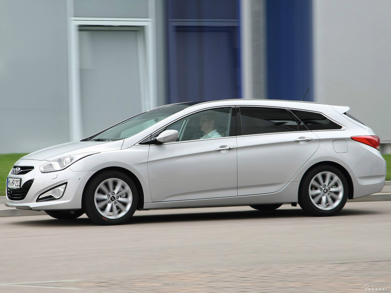 現(xiàn)代i40外觀高清大圖