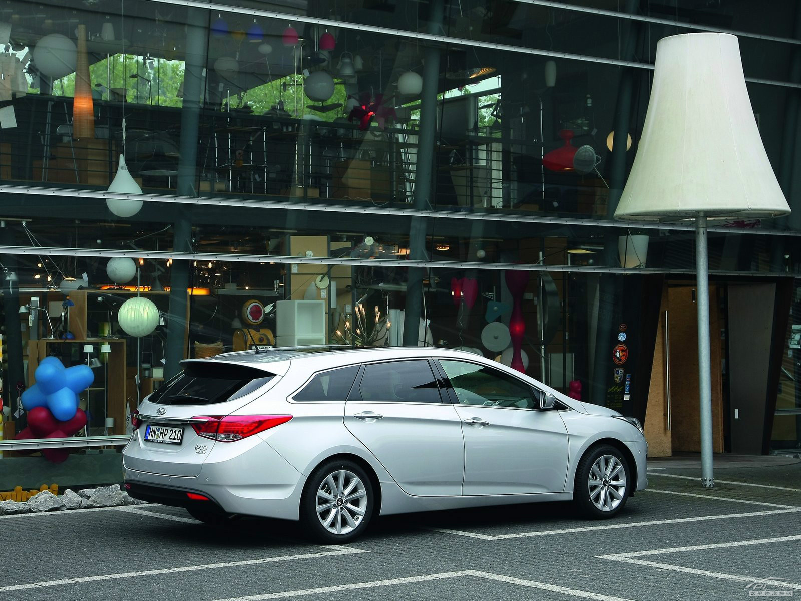 現(xiàn)代i40外觀高清大圖