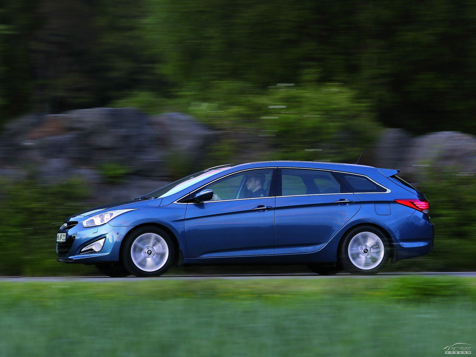 現(xiàn)代i40外觀高清大圖