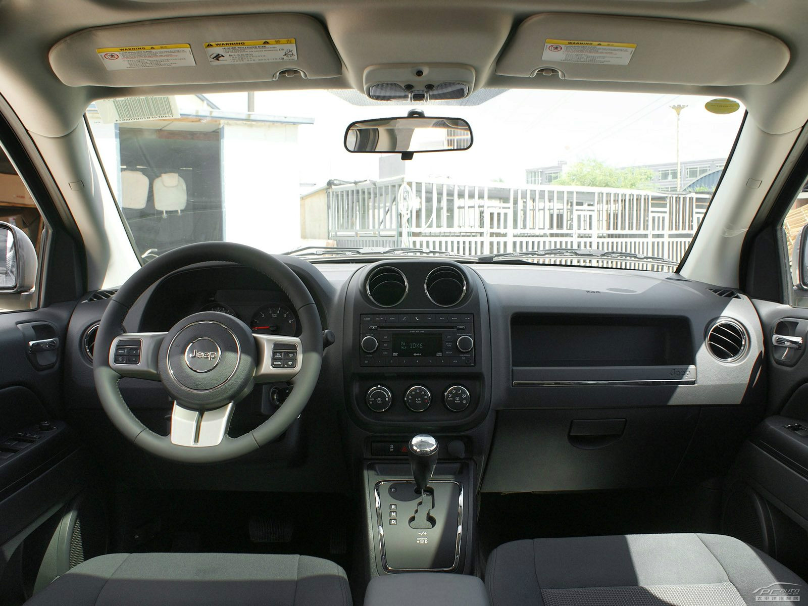 指南者(進(jìn)口)內(nèi)飾高清大圖