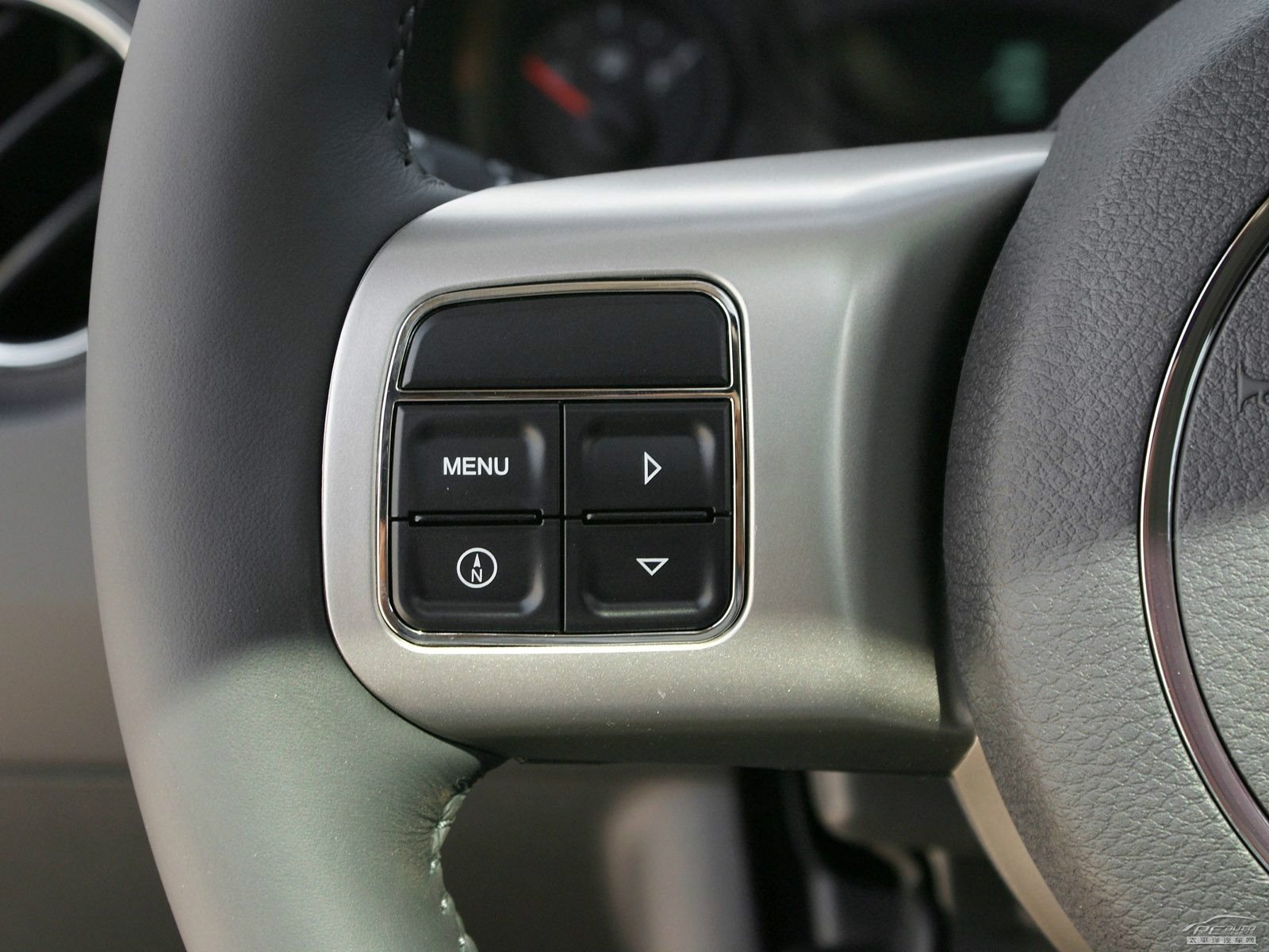 指南者(進(jìn)口)內(nèi)飾高清大圖