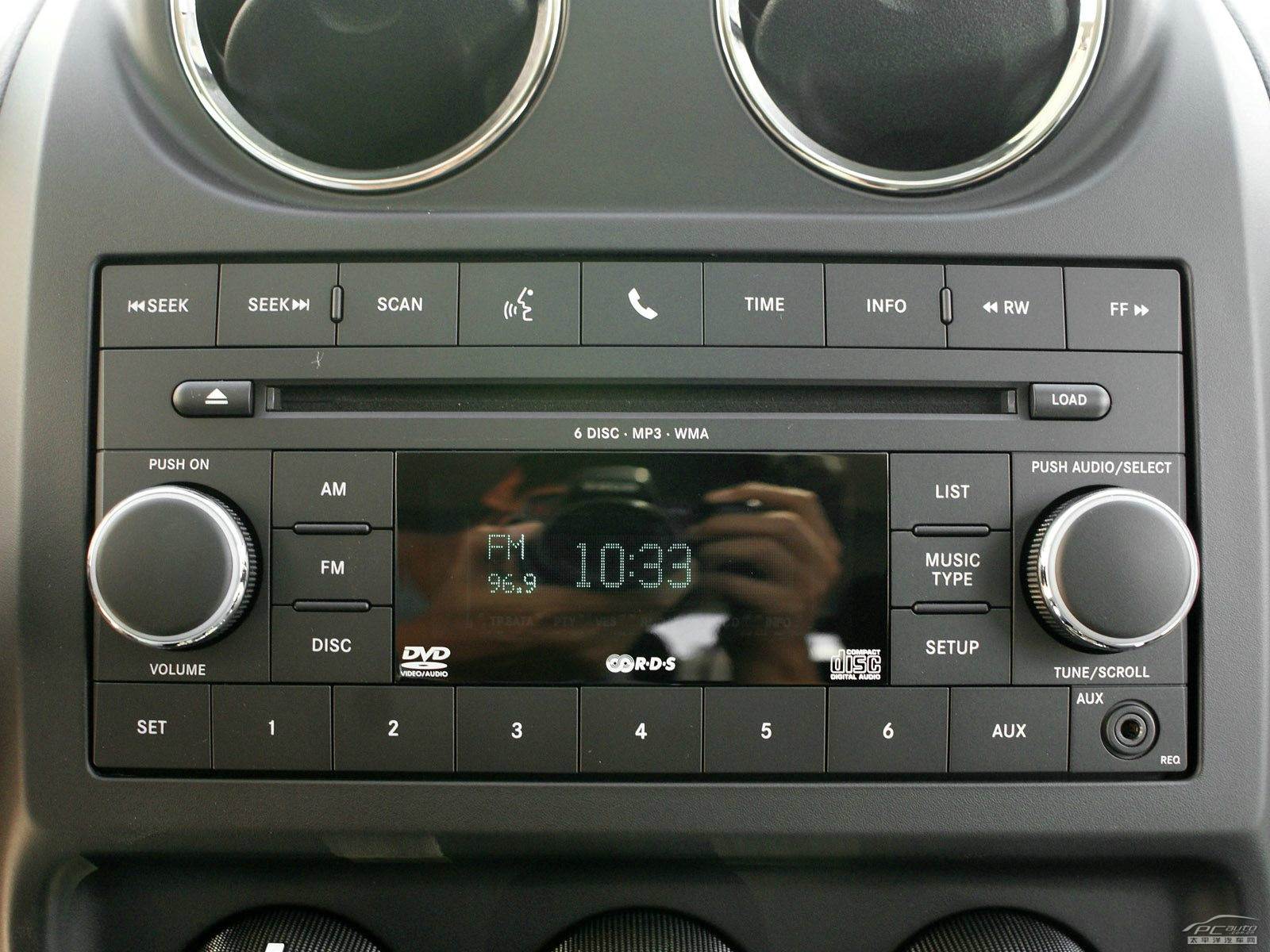 指南者(進(jìn)口)內(nèi)飾高清大圖