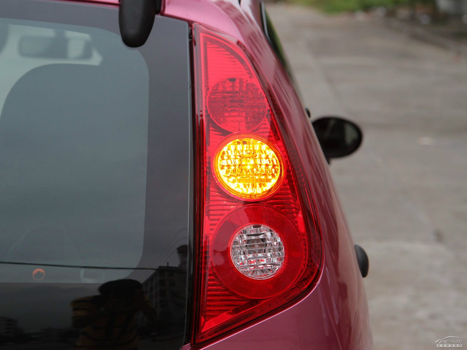 比亞迪F0外觀高清大圖