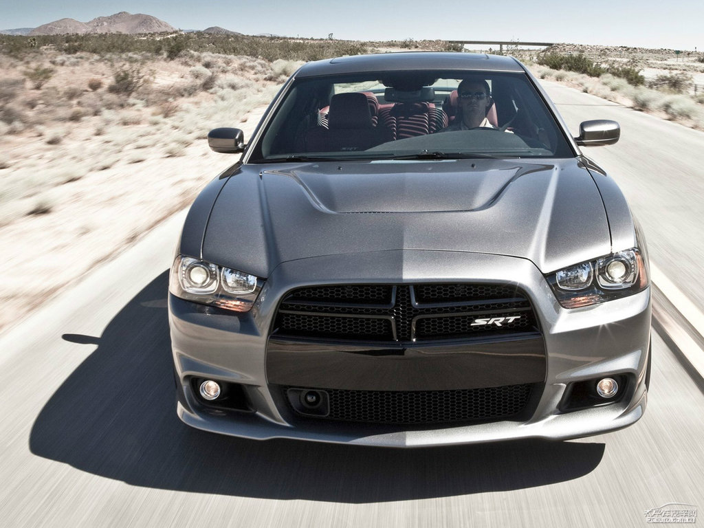 Charger^DƬ