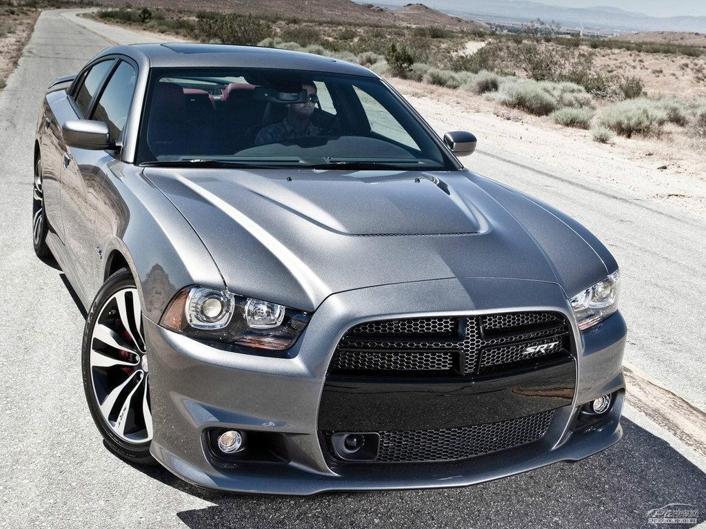 Charger^DƬ