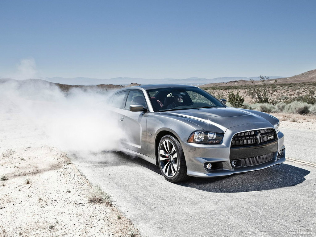 Charger^DƬ