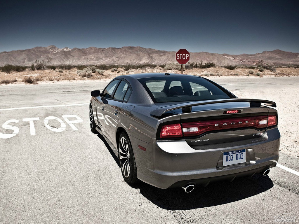 Charger^DƬ