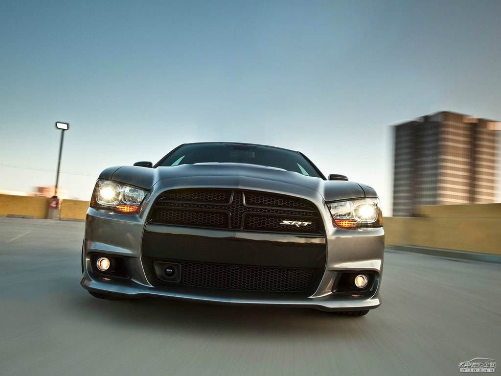 Charger^DƬ