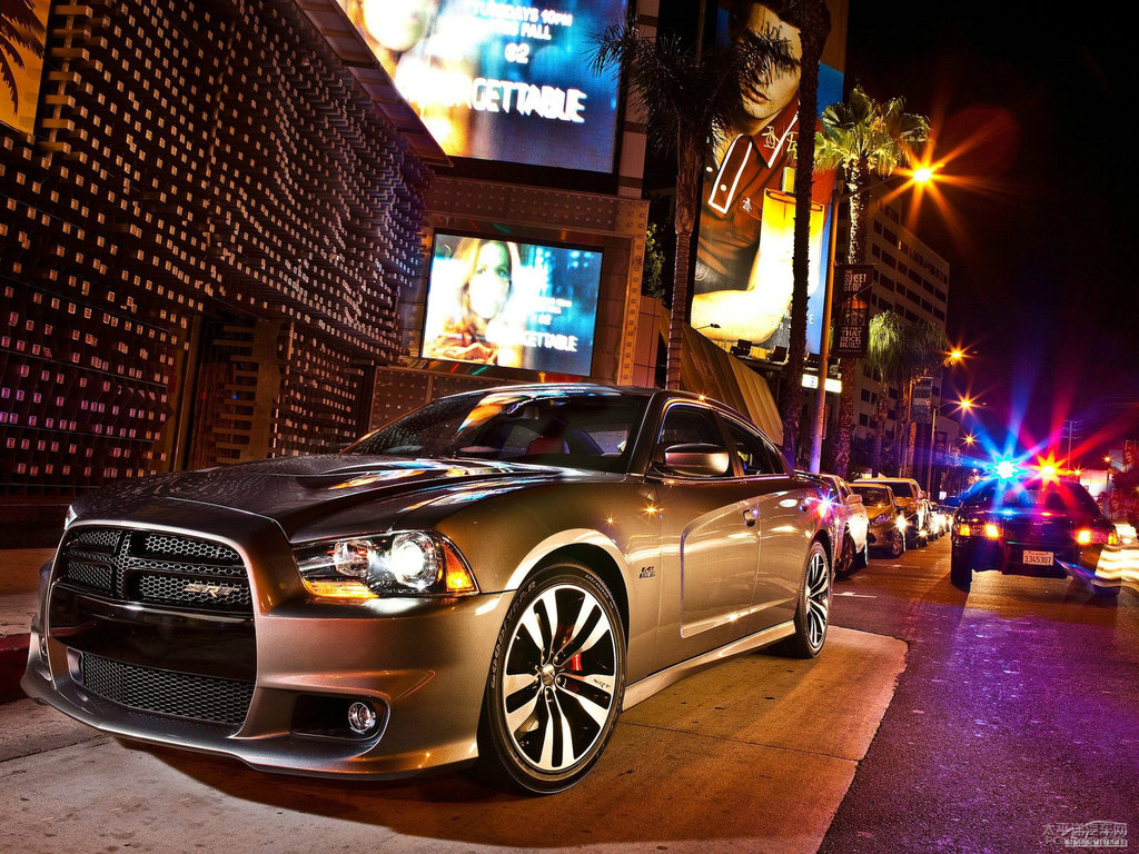 Charger^DƬ