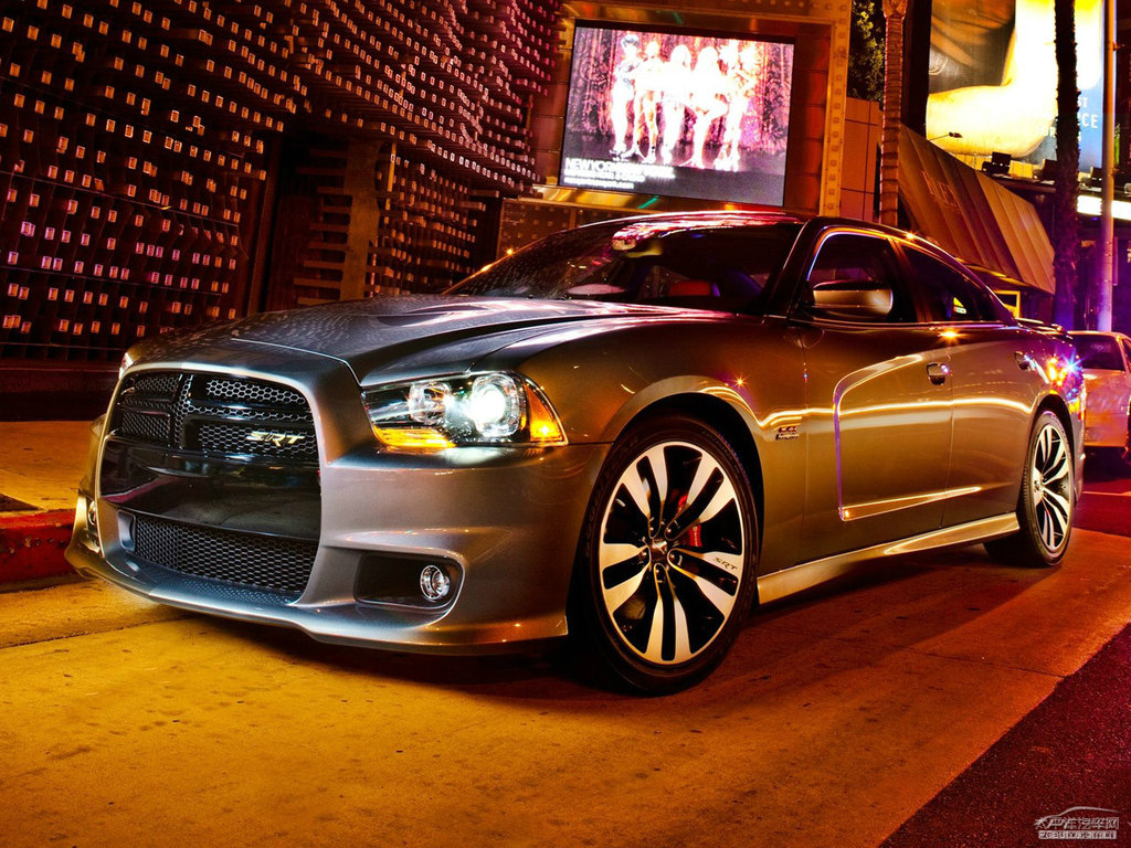 Charger^DƬ