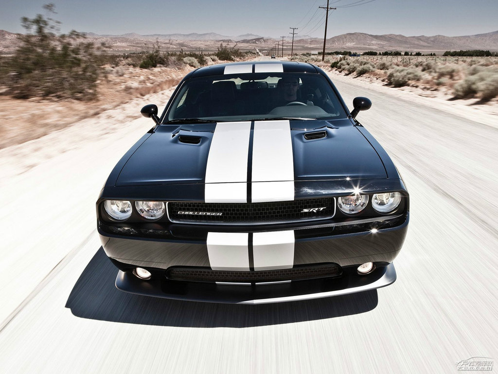 Charger^DƬ