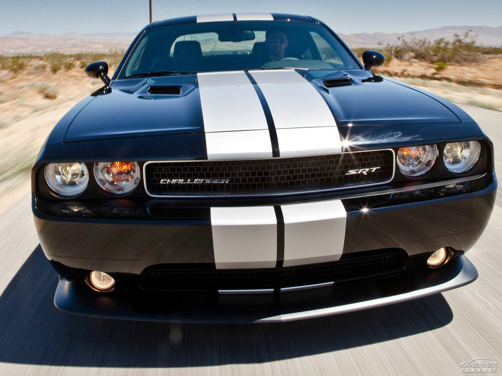 Charger^DƬ
