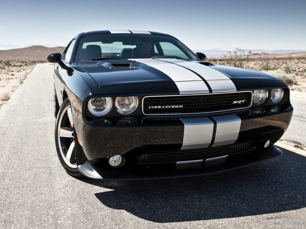 Charger^DƬ