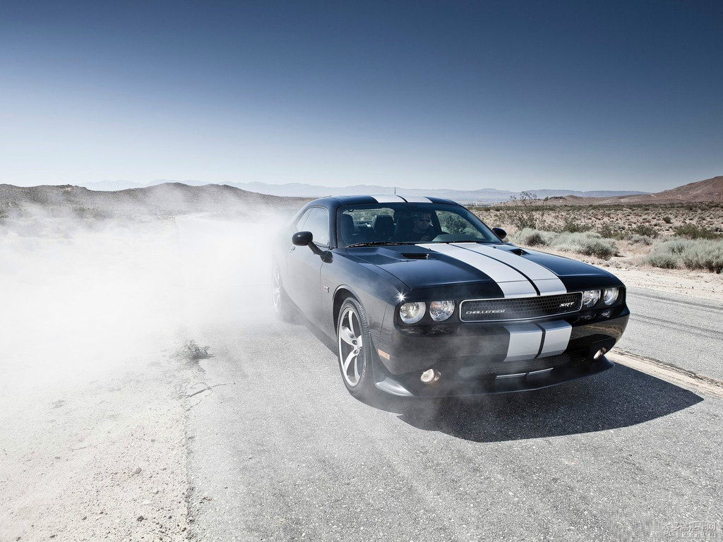 Charger^DƬ