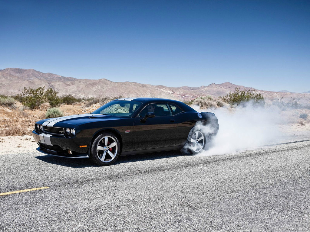 Charger^DƬ