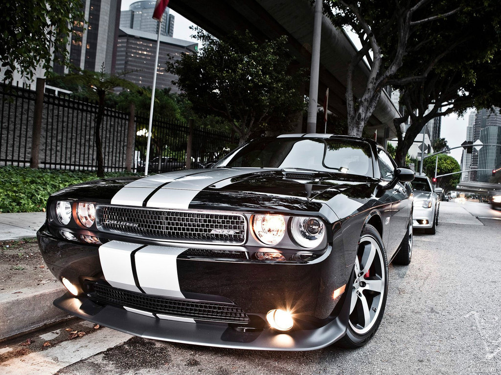 Charger^DƬ