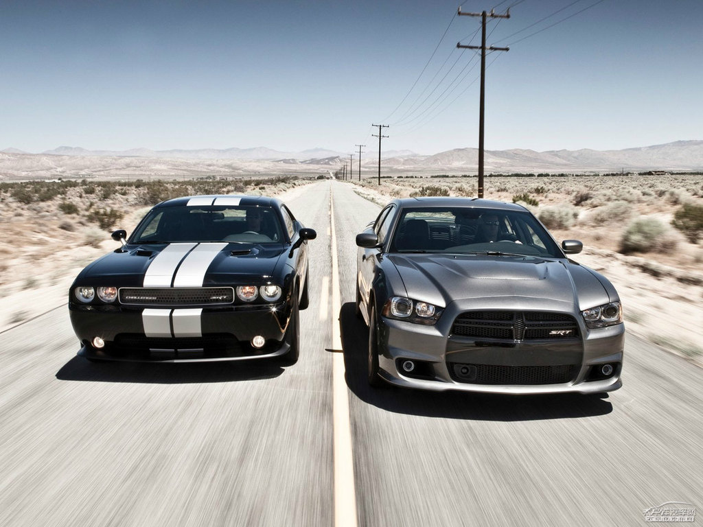 Charger^DƬ