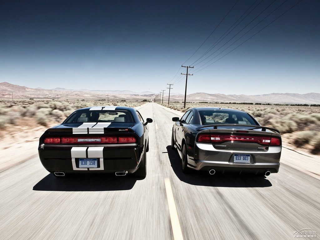 Charger^DƬ
